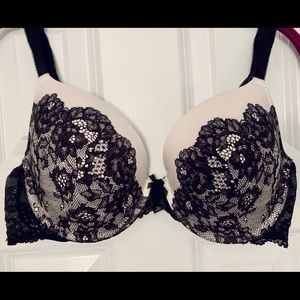 Victoria’s Secret Dream Angels Black Lace Bra
